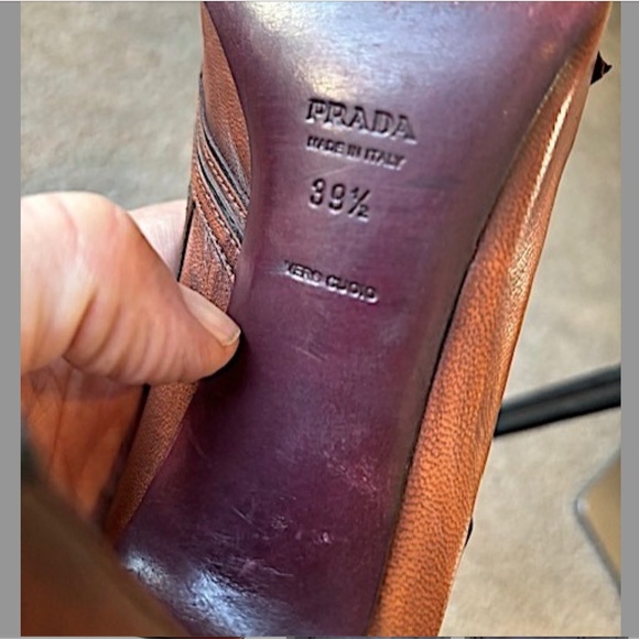 PRADA Vintage 90's Burnished Leather Pumps w/ Cutout Detail and Block Heel/ 39.5 - Picture 11 of 12